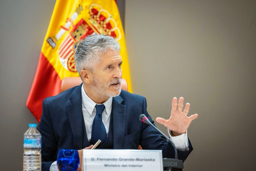 El ministro Fernando Grande - Marlaska, durante una conferencia de prensa. FOTO: Ministerio del Interior.