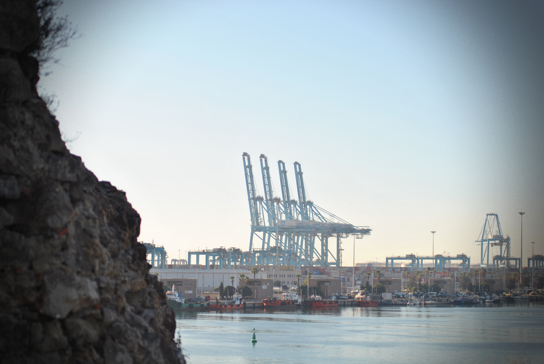 Unos 200 trabajadores directos se beneficiarán del nuevo convenio en APM Terminals en el puerto de Algeciras