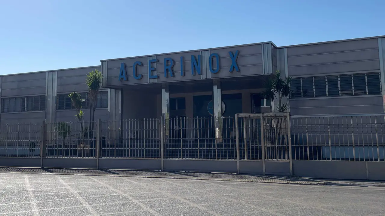 Los trabajadores de Acerinox vuelven a la carga tras conocerse el despido de un compañero
