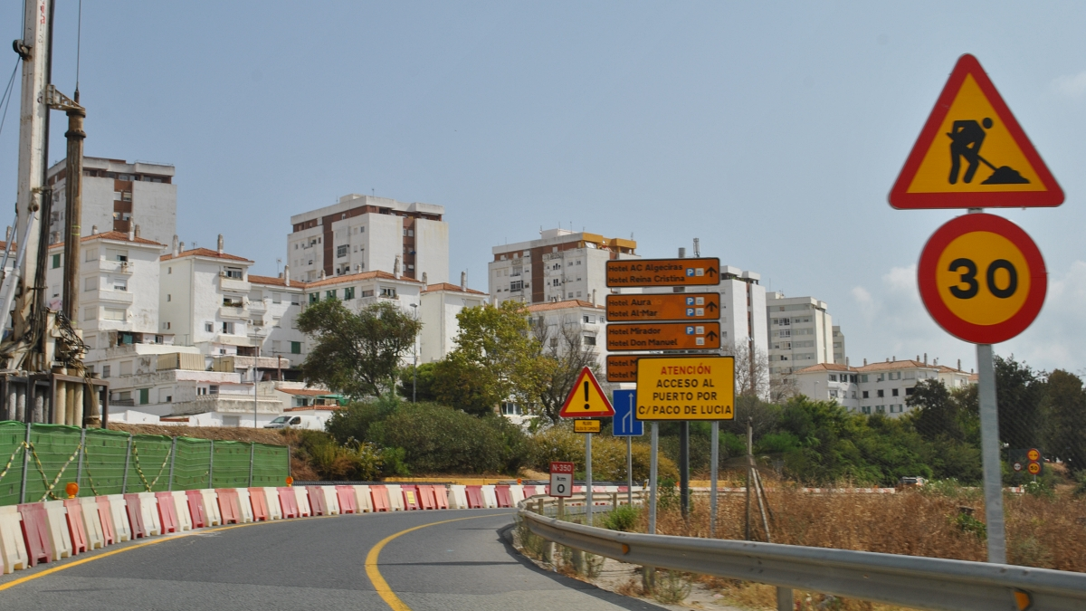 Una de las zonas más transitadas de la zona sur de Algeciras donde se están acometiendo los trabajos