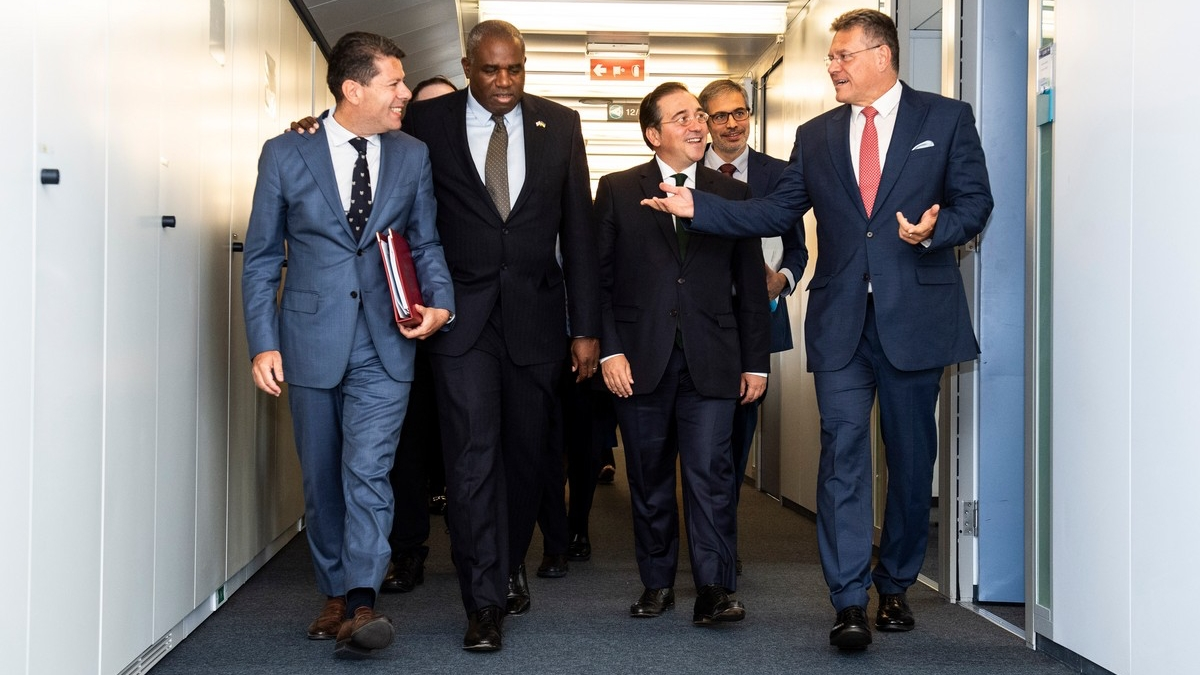 Picardo (i), Lammy, Albares y Šefčovič, tras la reunión mantenida en Bruselas para hablar de Gibraltar