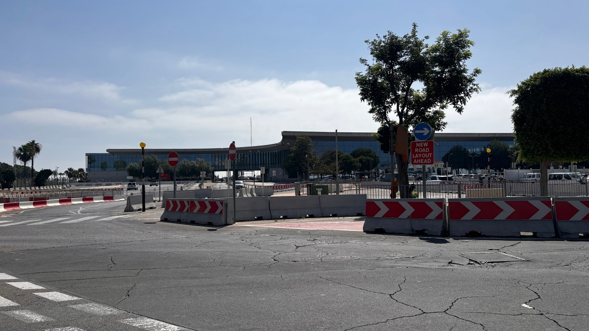 La tensión y la incertidumbre era palpable en las inmediaciones del aeropuerto gibraltareño 