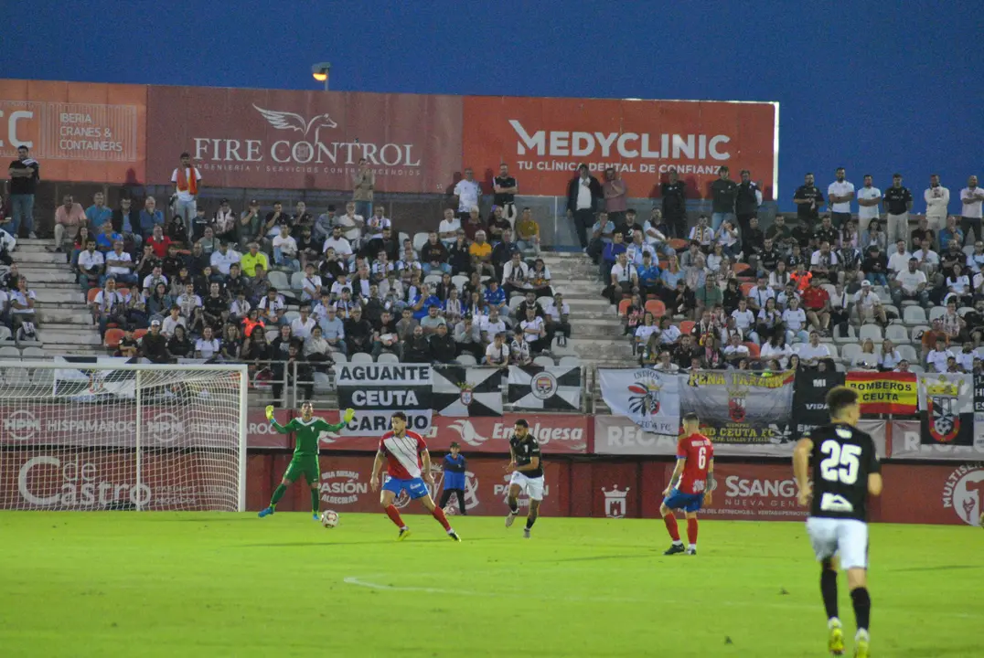 Un lance del Algeciras - Ceuta, celebrado este sábado en el Nuevo Mirador17