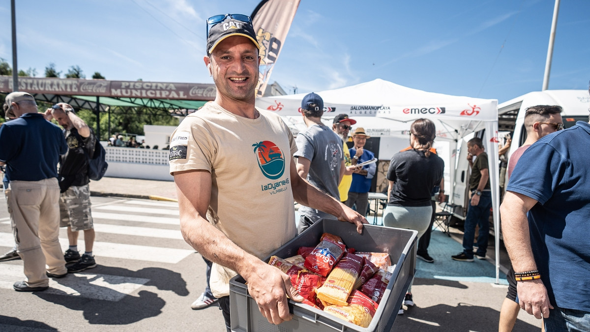 Además de vivir una aventura única, los participantes de esta prueba muestran su lado más solidario con los necesitados