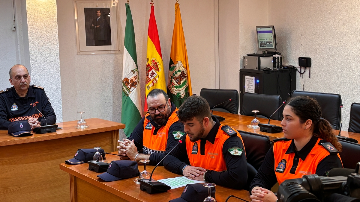 Voluntarios de Protección Civil de Los Barrios tras visitar Valencia 9