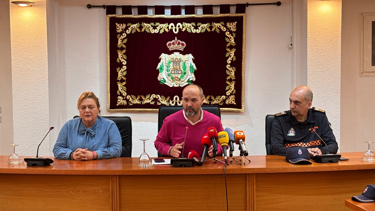 Voluntarios de Protección Civil de Los Barrios tras visitar Valencia 10