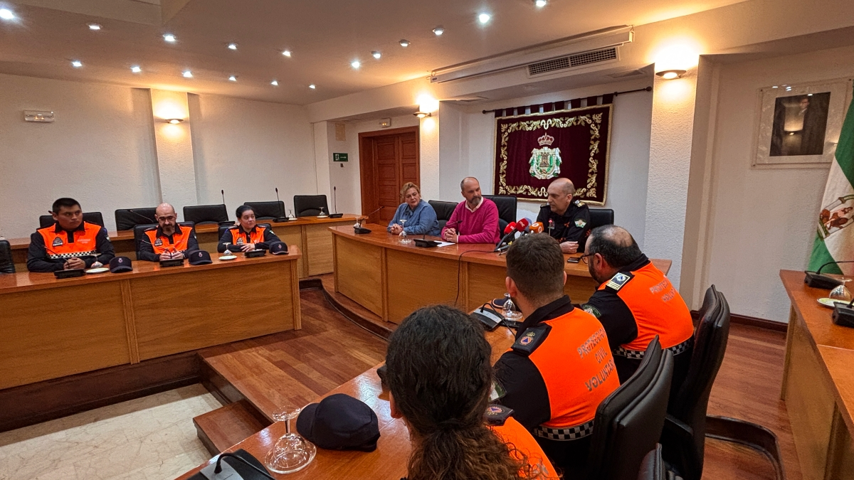 Voluntarios de Protección Civil de Los Barrios tras visitar Valencia 11