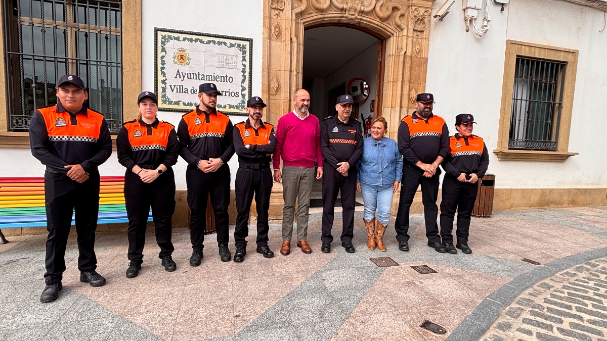 Voluntarios de Protección Civil de Los Barrios tras visitar Valencia 12