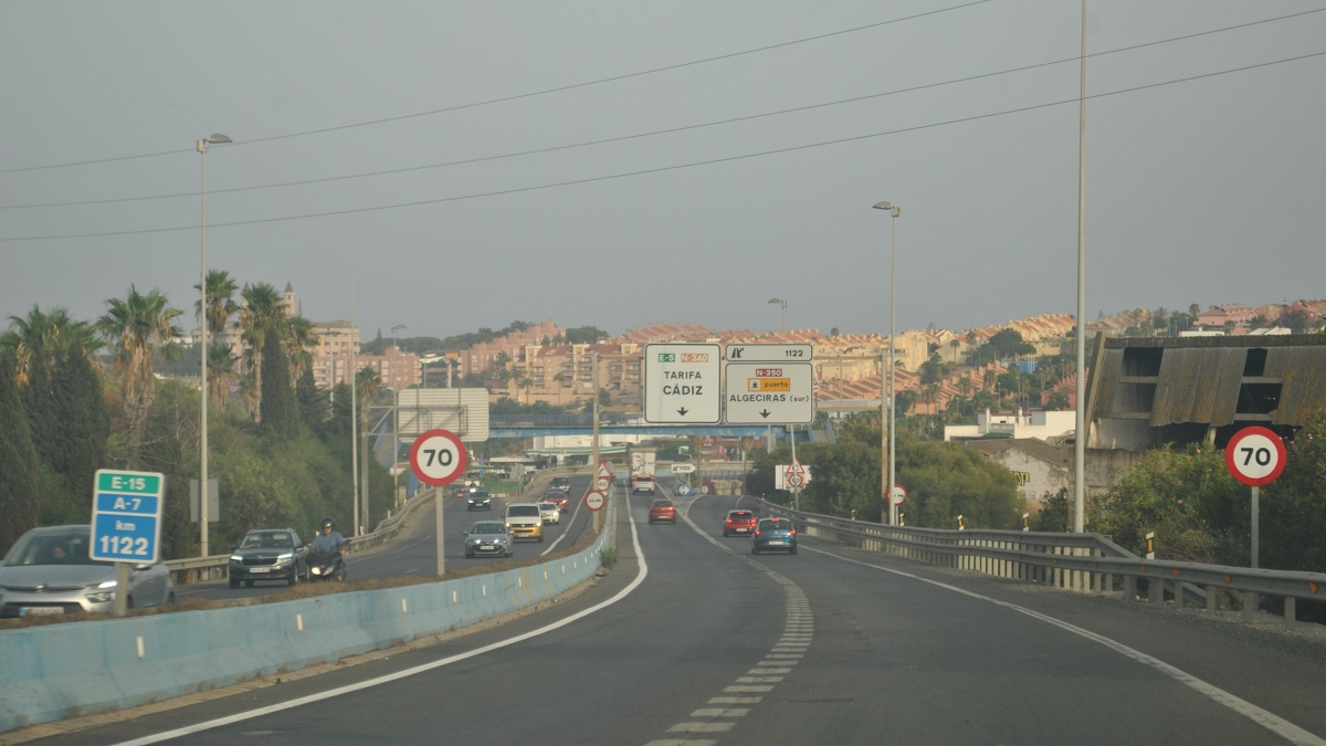 Sólo por la derecha; la A7, en el desvío hacia Los Pastores