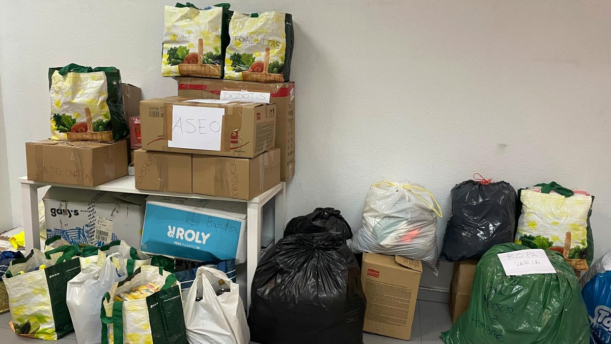 Trabajadores de la estación marítima recogen y envían ayuda para Valencia1