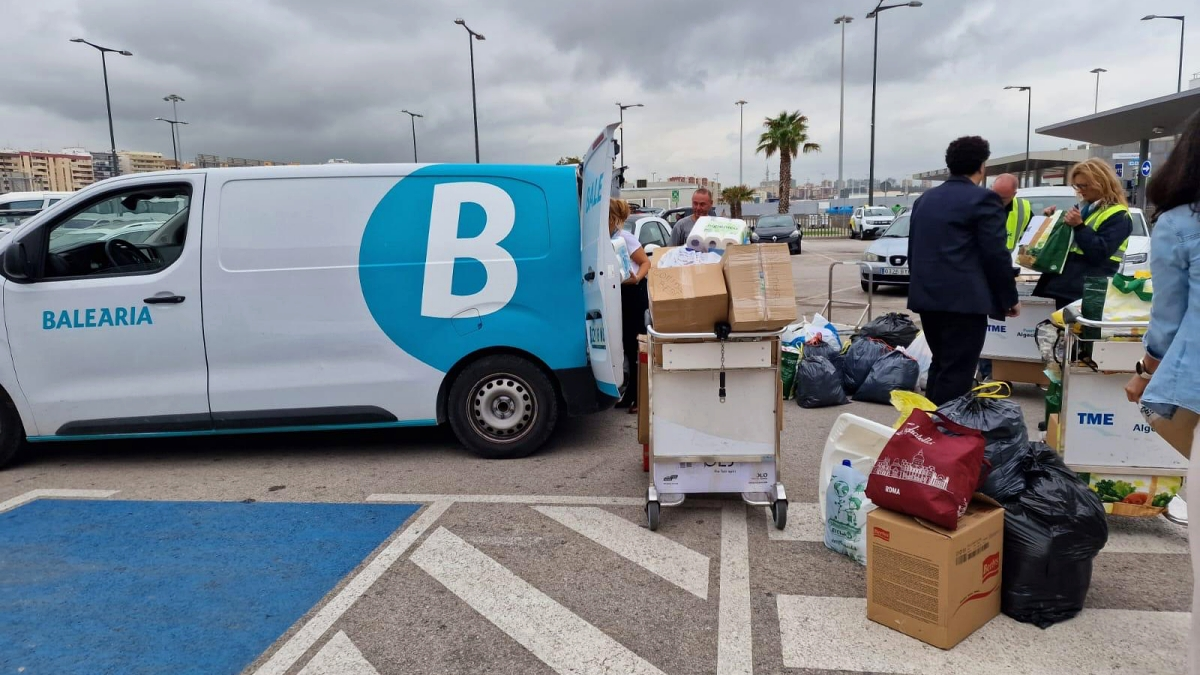 Trabajadores de la estación marítima recogen y envían ayuda para Valencia6