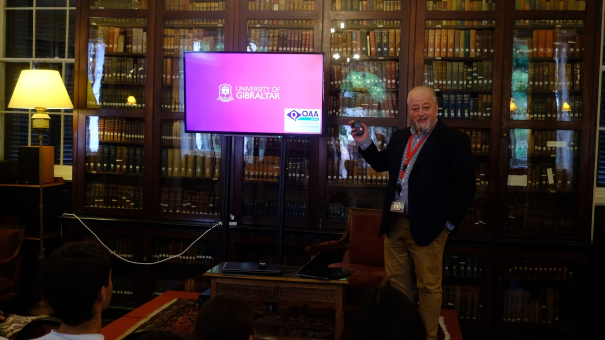 Darren Fa, durante su charla. jpg
