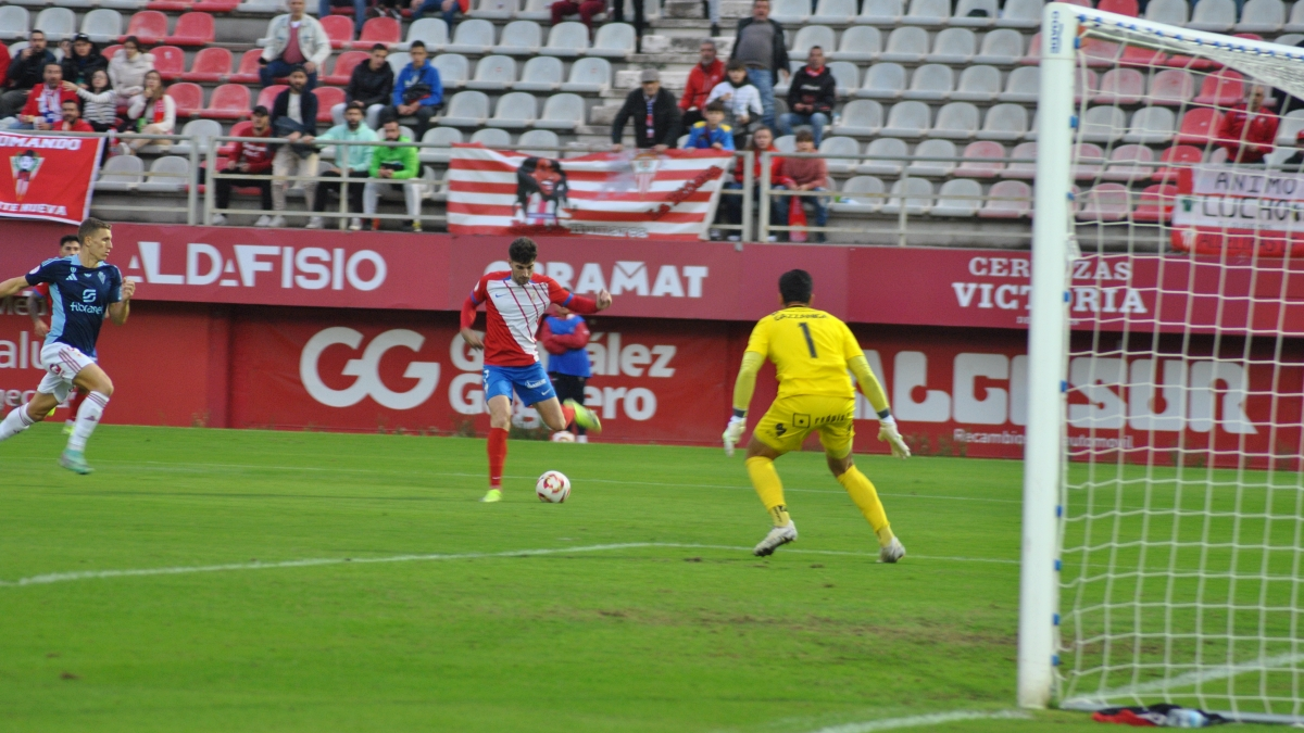 El Algeciras empata a un tanto contra el Real Murcia ante su público 5