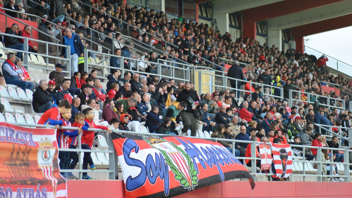 El Algeciras empata a un tanto contra el Real Murcia ante su público 6