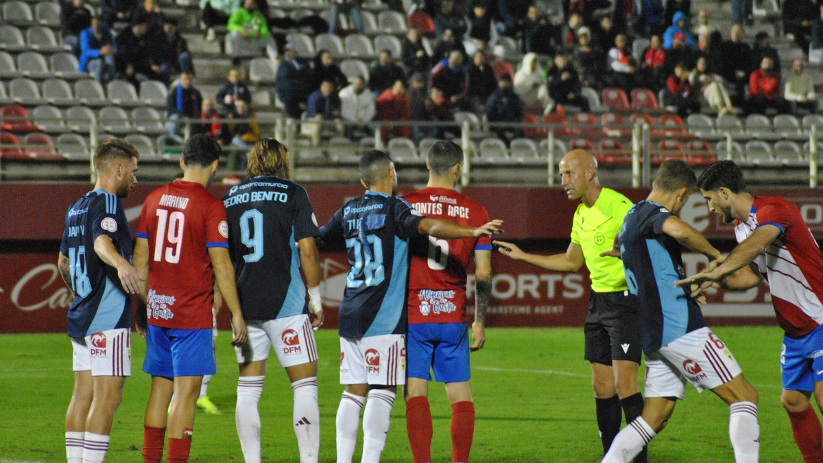 El Algeciras empata a un tanto contra el Real Murcia ante su público 25