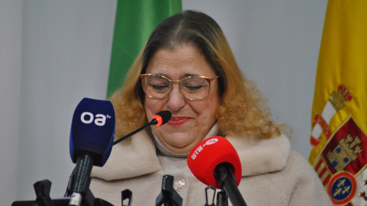 Manuela Montoya, visiblemente emocionada al recibir su homenaje
