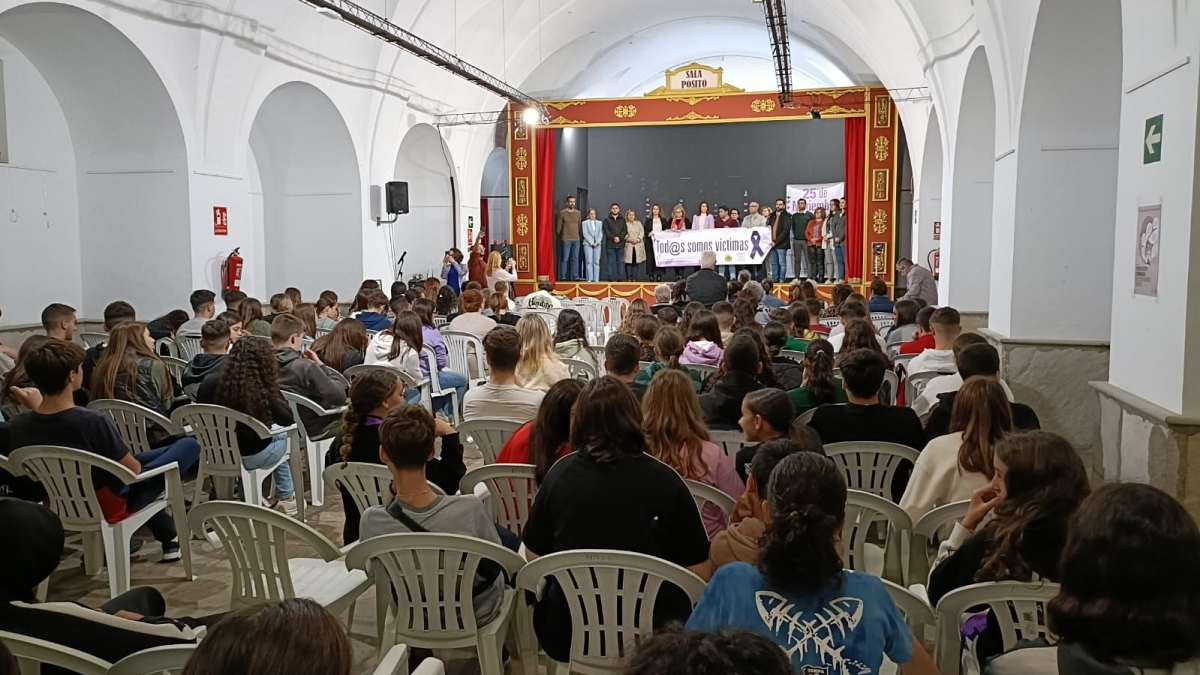 Conmemoración del 25N en el edificio El Pósito de Los Barrios 2