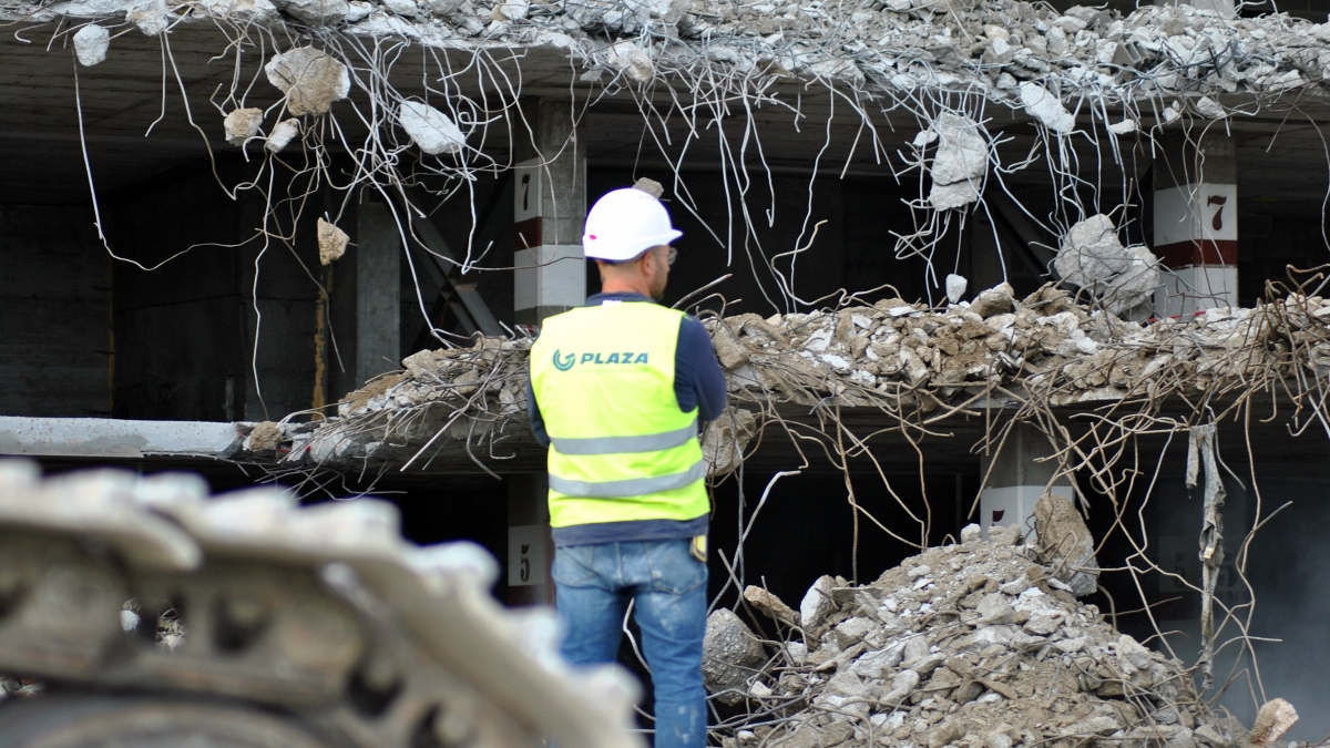 Demolición parkng La Escalinata 22