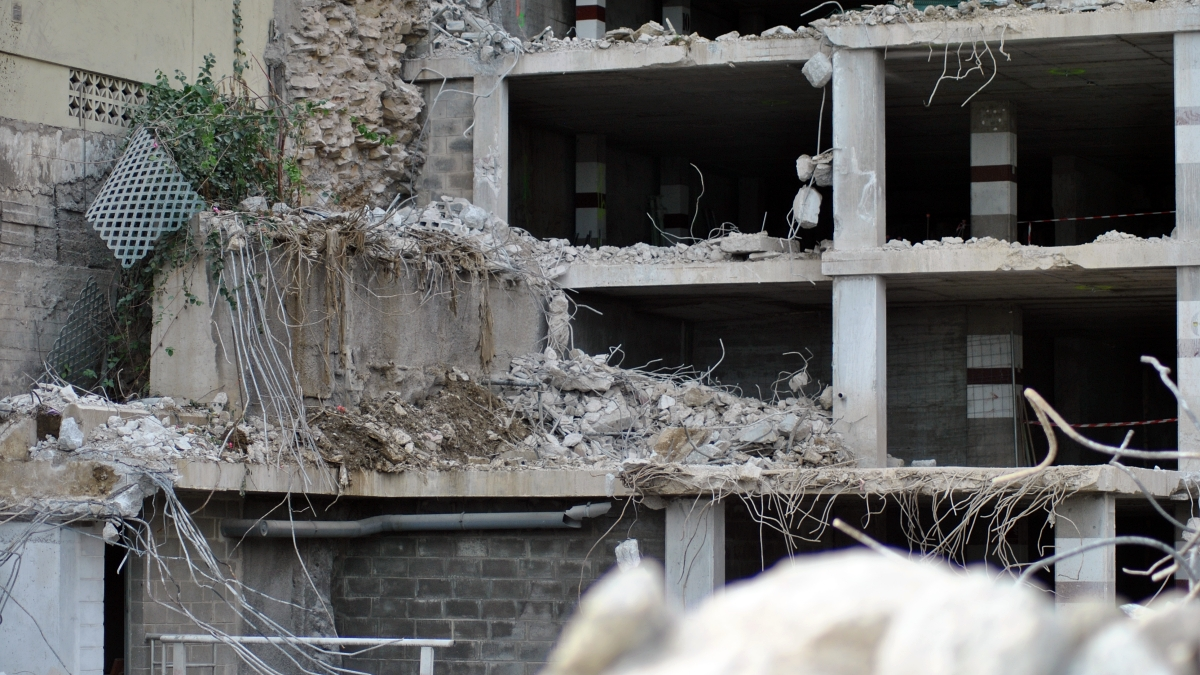 Demolición parkng La Escalinata 27