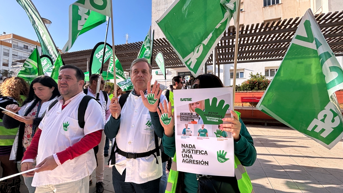Concentración de protesta en Algeciras contra las agresiones a sanitarios 7