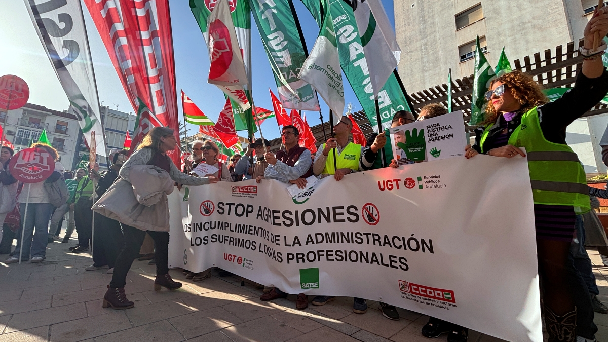 Concentración de protesta en Algeciras contra las agresiones a sanitarios 9
