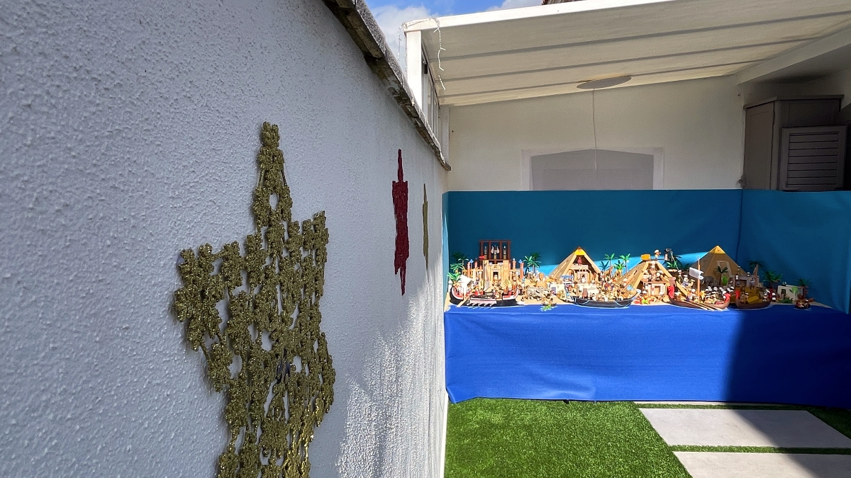 Belén con figuras de Playmobil 11
