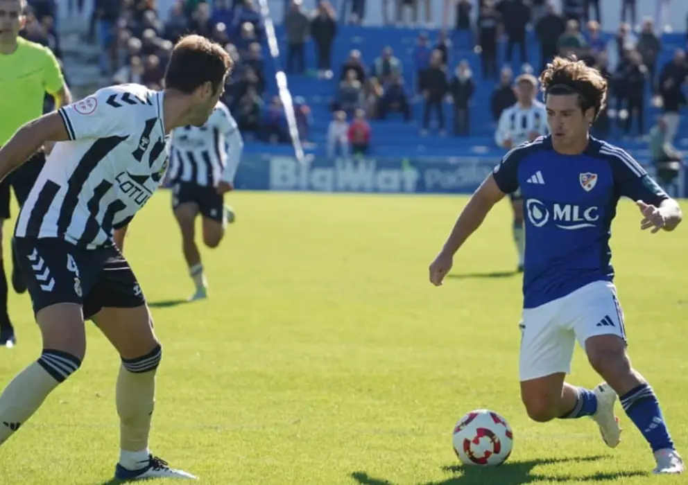 El conjunto jienense se llevó los tres puntos ante la Balona. FOTO- Linares Deportivo