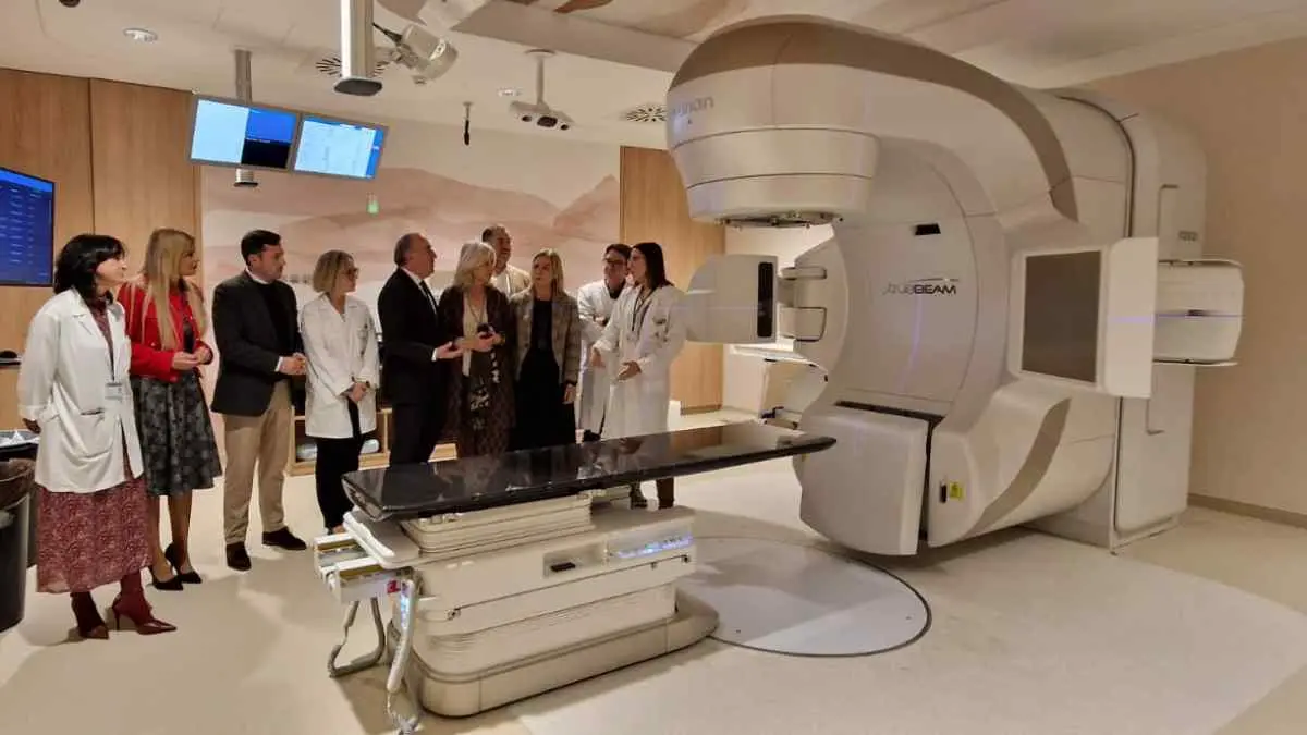 Responsables de la Junta han visitado el Hospital Punta Europa para ver in situ los nuevos equipos