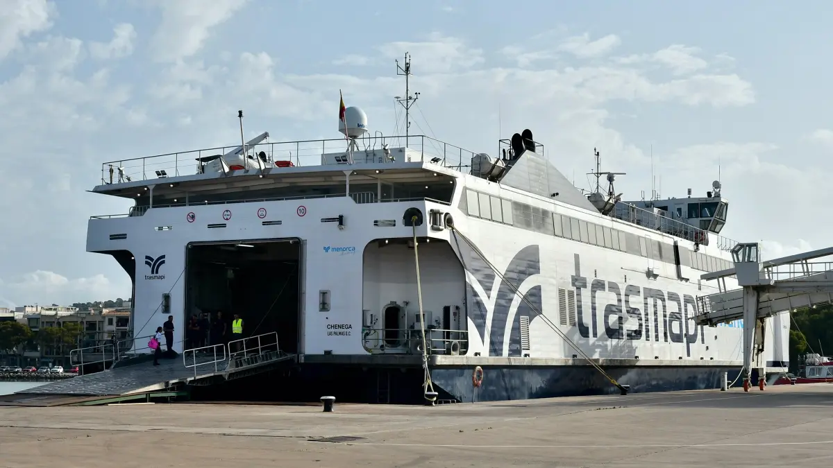 El buque `Chenega&acute;es el elegido para dar cobertura a esta ruta en el Estrecho. FOTO: Transmapi