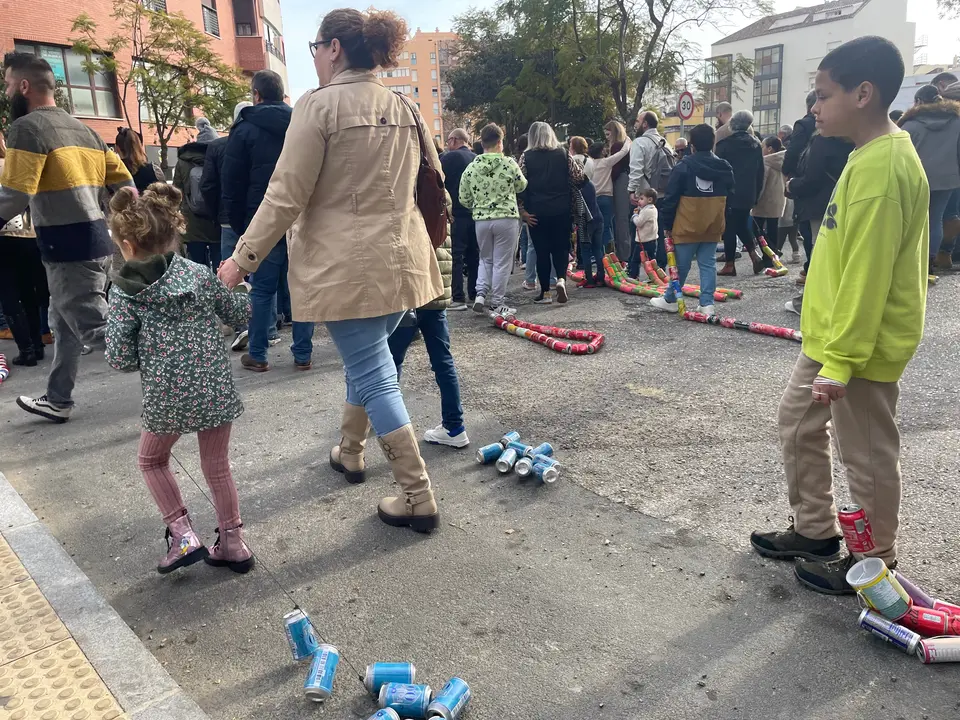 Arrastre de latas en Algeciras