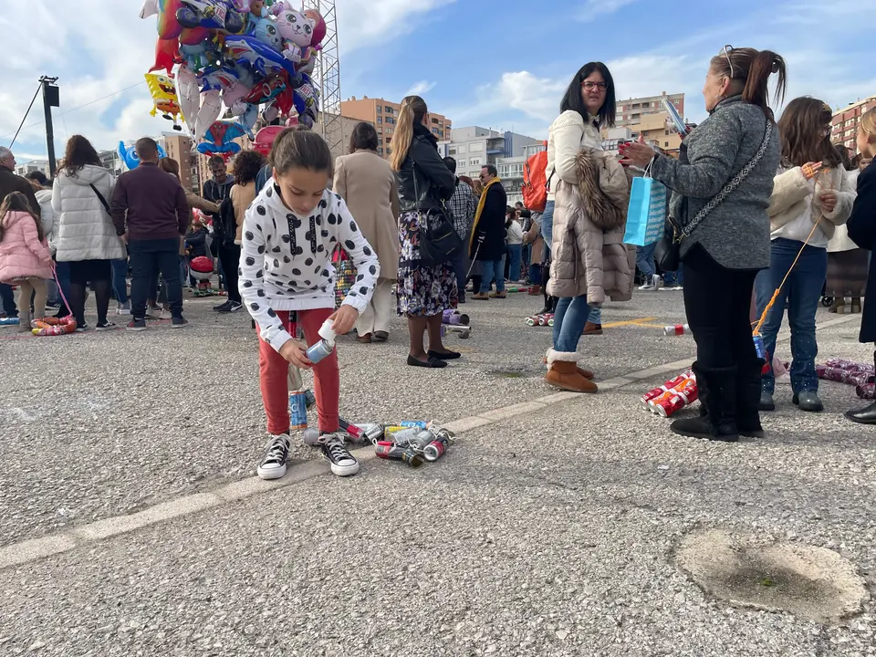 Arrastre de latas en Algeciras