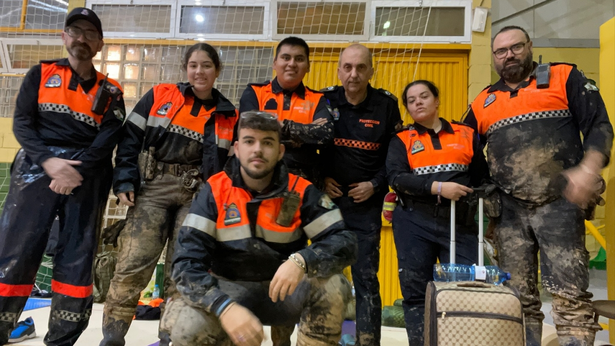 Algunos voluntarios de Protección Civil durante la ayuda prestada en Valencia