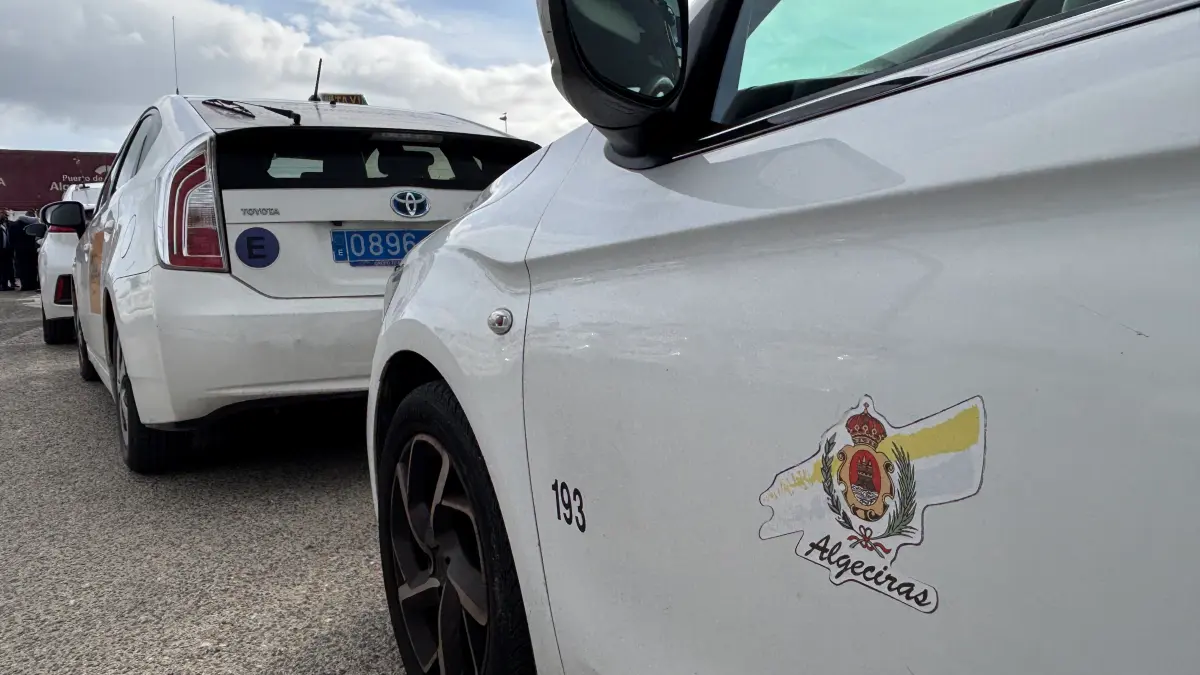 Concentración de protesta de taxistas25