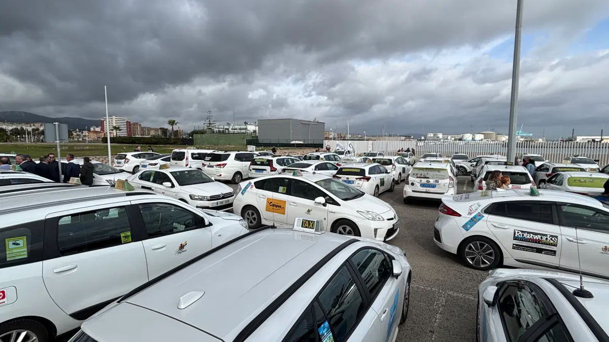 Concentración de protesta de taxistas14