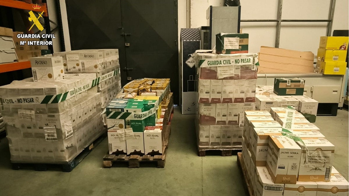 Parte del material incautado por la Guardia Civil