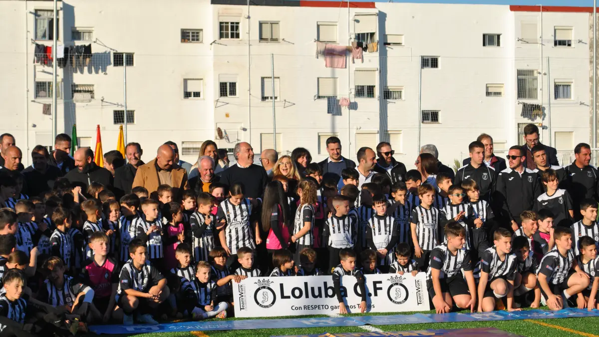 Inauguración del césped del 'Teodosio y Tomás'4