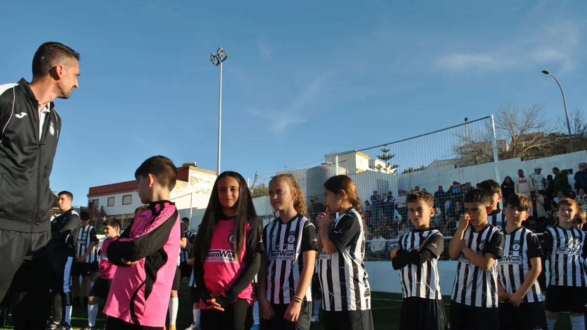 Inauguración del césped del 'Teodosio y Tomás'6