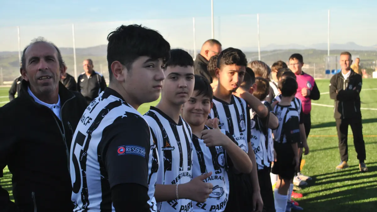 Inauguración del césped del 'Teodosio y Tomás'14