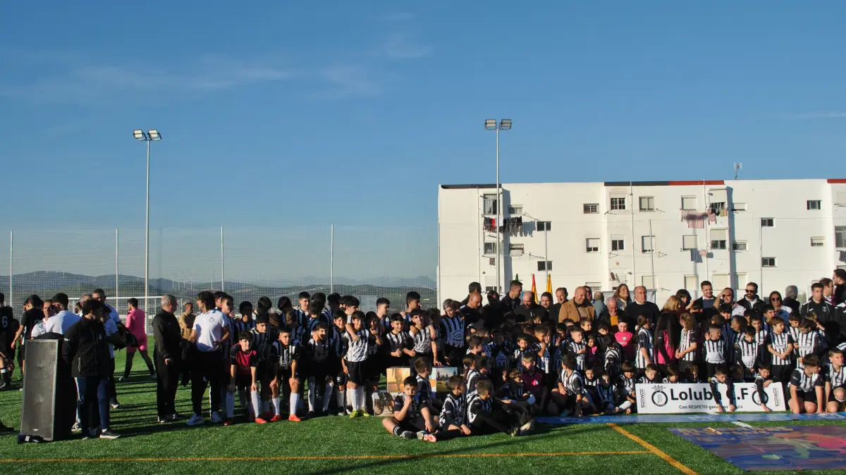 Inauguración del césped del 'Teodosio y Tomás'15