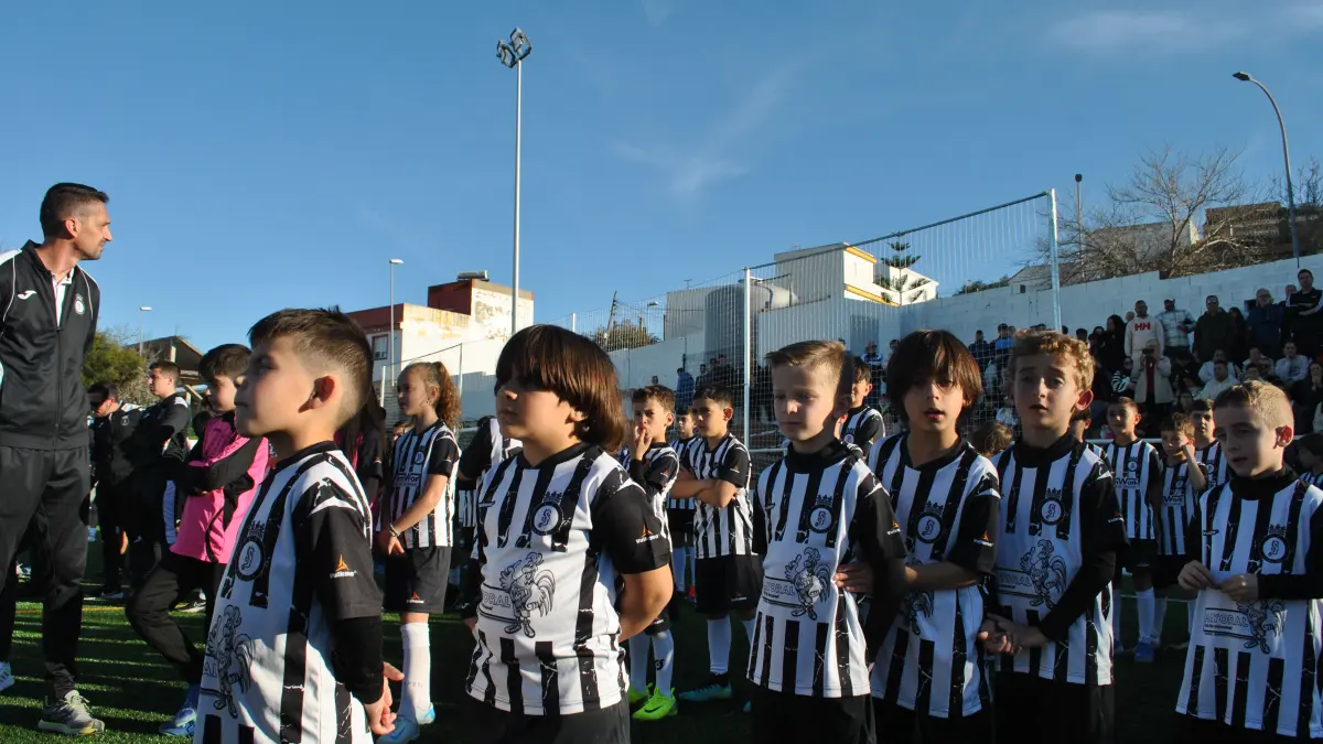 Inauguración del césped del 'Teodosio y Tomás'18