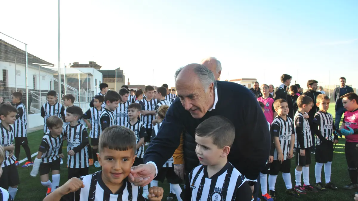 Inauguración del césped del 'Teodosio y Tomás'24