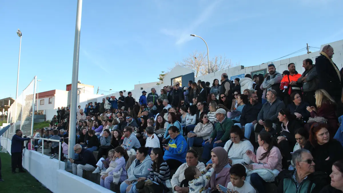 Inauguración del césped del 'Teodosio y Tomás'30
