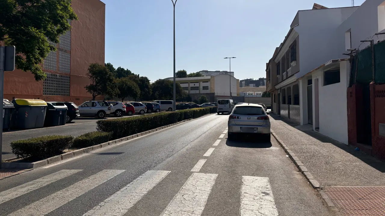 Avenida Agua Marina, en La Perlita, donde los agentes localizaron el vehículo