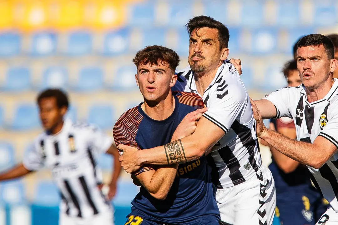 Nueva derrota de los albinegros, en este caso en La Condomina. FOTO. Pascu M&eacute;ndez