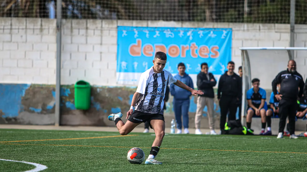 Calderón - Balón Linense 5