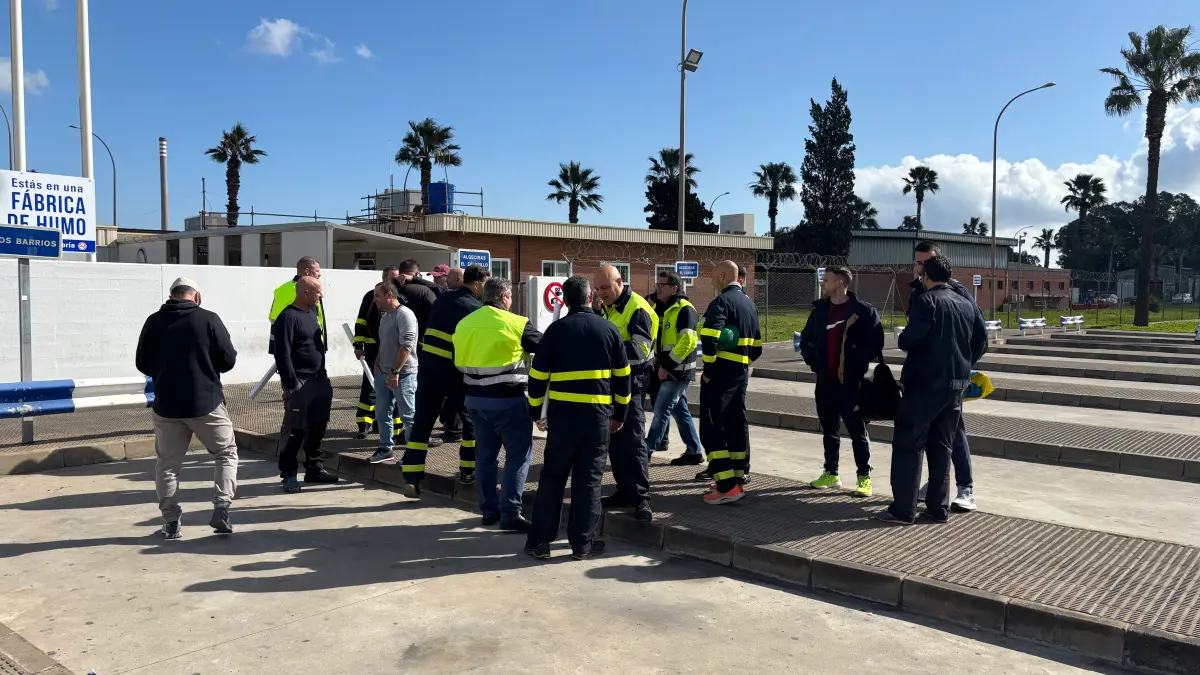 Algunos trabajadores de Acerinox, en la concentración llevada a cabo un año después del inicio de la huelga