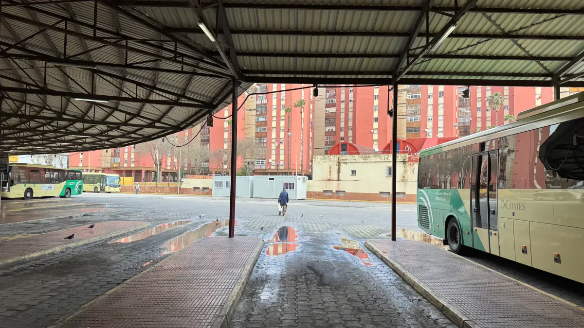 Estación autobuses de La Línea 6