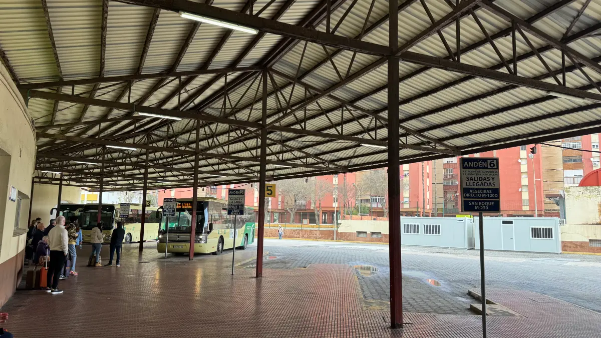 Estación autobuses de La Línea 8
