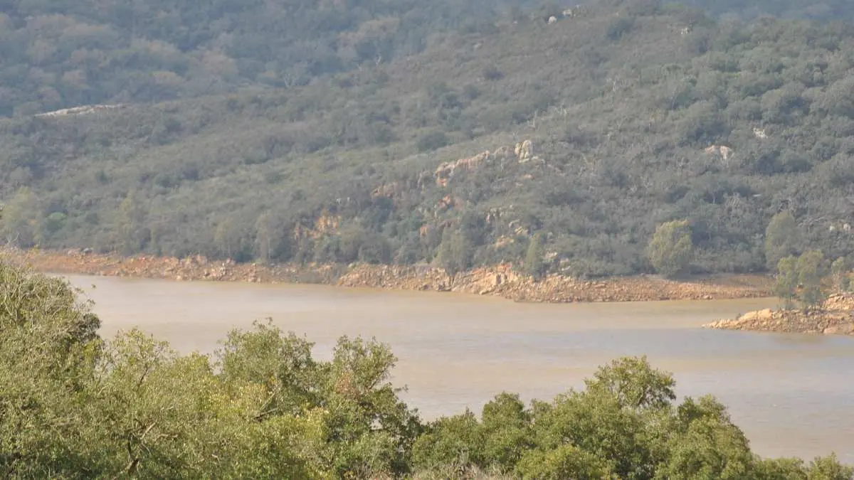 Embalse de Guadarranque, tras las lluvias de las últimas semanas