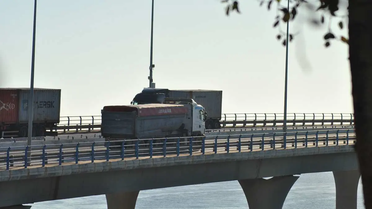 Entrada de camiones al puerto de Algeciras tras haber pasado el actual acceso norte